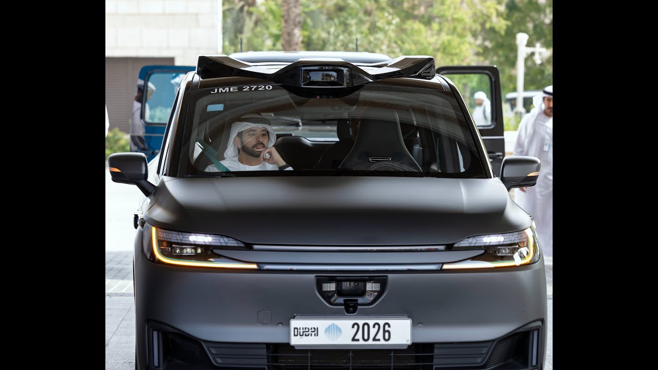 حمدان بن محمد يدشن التشغيل الرسمي لخدمة مركبات الأجرة ذاتية القيادة دون سائق في دبي