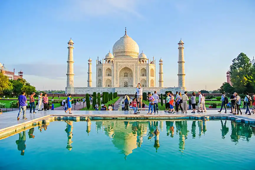 CHINEESE TOURIST IN TAJ MAHAL