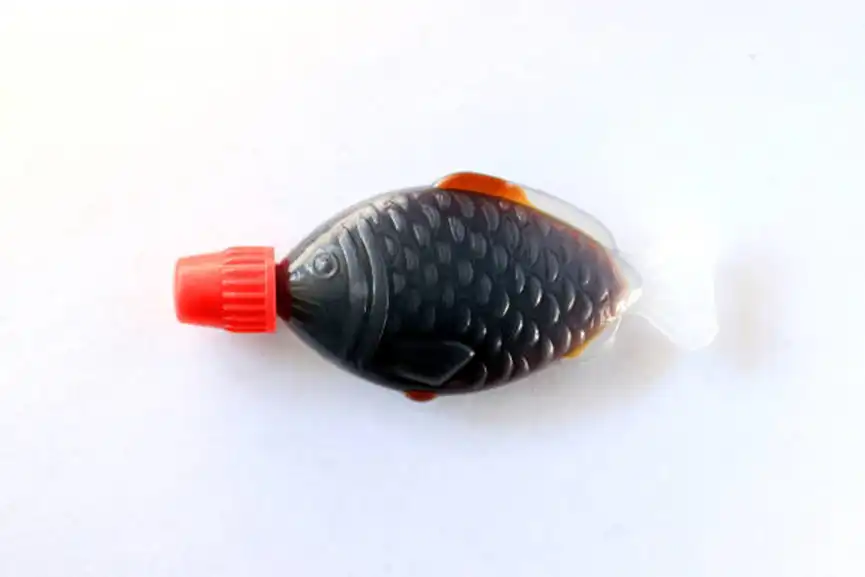 Fish-shaped soy sauce bottle in the lunch box