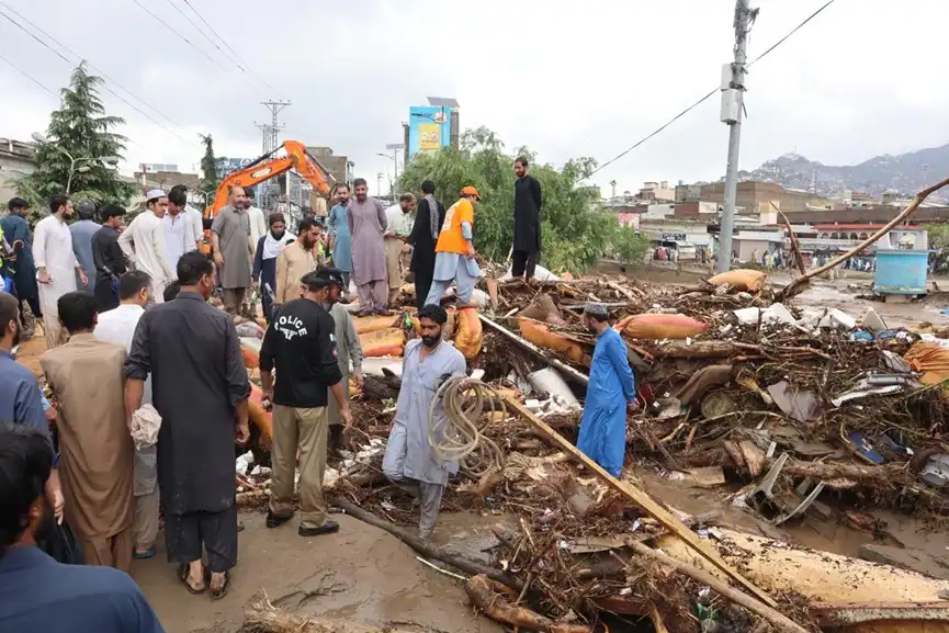 PAKISTAN CLOUD BURST
