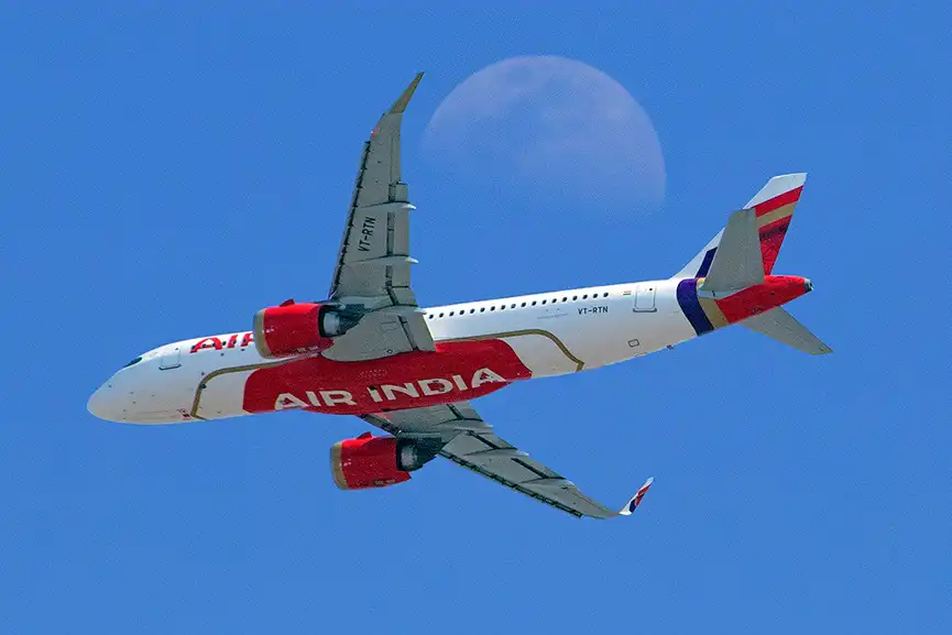 Casual moon meetup of Air India