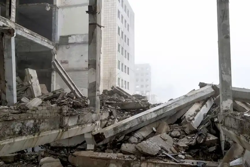 abandoned-building-against-sky_