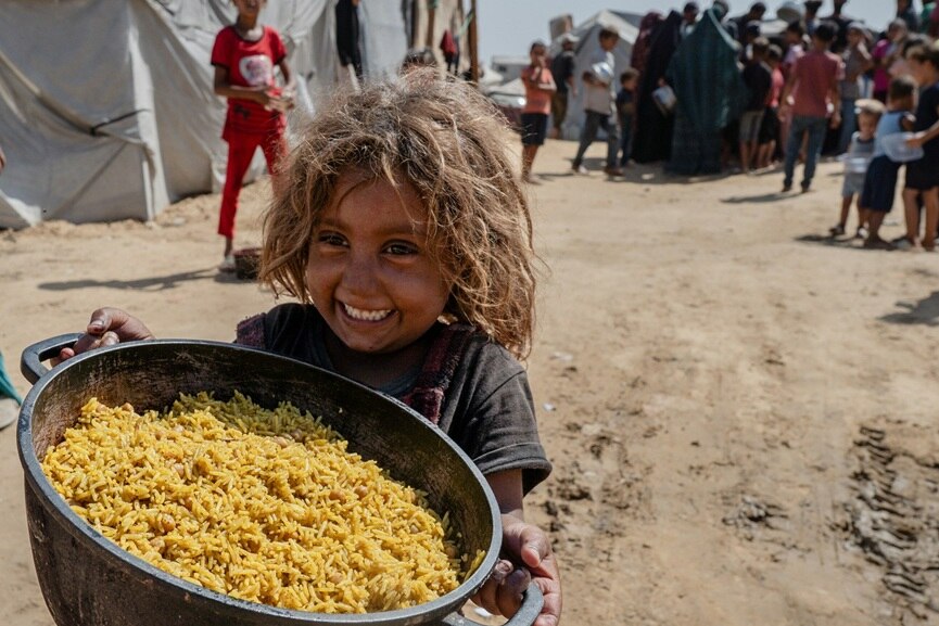 In conflict zones, WFP delivers food