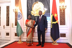 President Droupadi Murmu was received by President João Manuel Gonçalves Lourenço of Angola at the Presidential Palace
