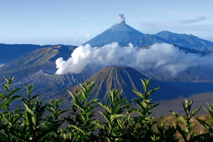Mount-Bromo-volcanoes-Semeru-Indonesia-Java