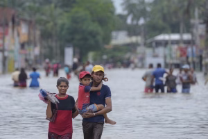 Sri Lanka Deploys Military as Deadly Floods and Landslides Wreak Havoc