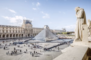 Louvre-Water-Leak-Damages-Egyptian-Works
