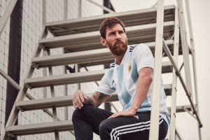 Lionel Messi Bids Emotional Farewell to Argentina Fans-IAN