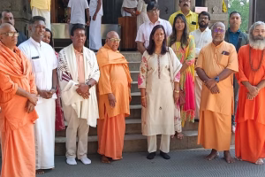 Roopun Backs Gurudeva Study Center in Mauritius-IAN