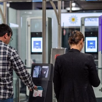 Concerns Grow Over EU Border System-image via x