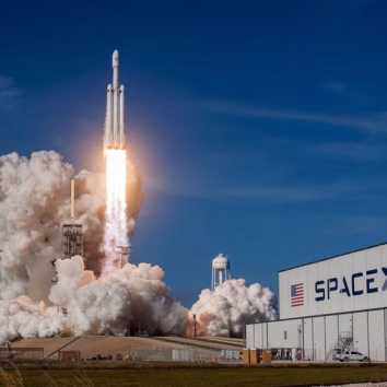 SpaceX Targets Record Stock Market Debut-IAN